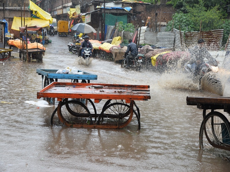 Aurangabad washed heavily by rain; 125 mm Rain Record Record | औरंगाबादला पावसाने जोरदार धुतले; १२५ मि.मी. पावसाची विक्रमी नोंद 