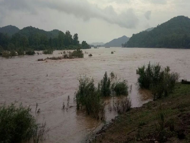 Heavy Rain in Gadchiroli | गडचिरोली : पर्लकोटा नदीवरील पुलावर पुन्हा चढले पाणी, भामरागडसह अनेक गावांचा तुटला संपर्क