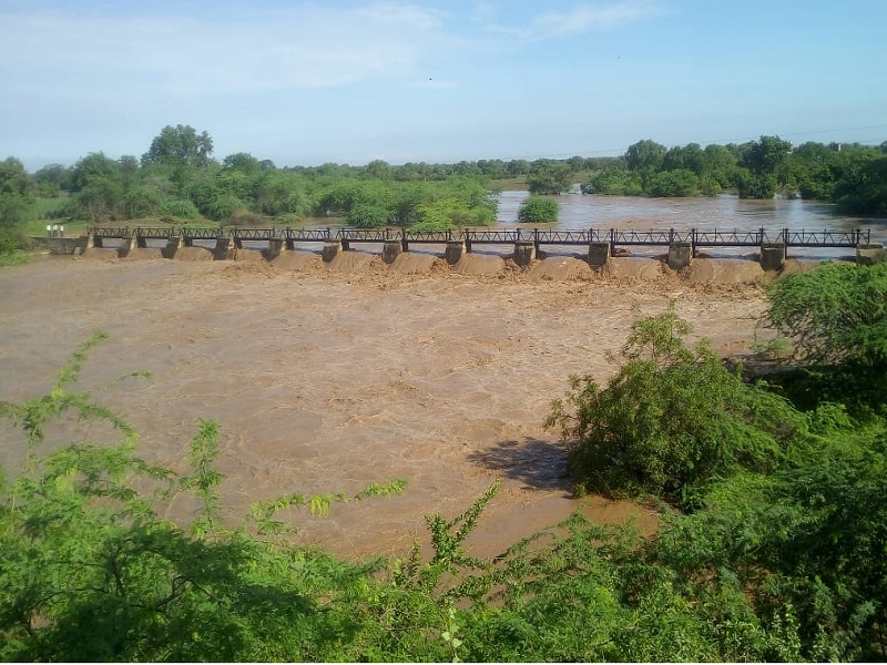 Dhagfuti in Roshangaon in Jalna; Record of excess rainfall in six revenue boards in the district | जालन्यातील रोषनगावात ढगफुटी; जिल्ह्यातील सहा महसूल मंडळात अतिवृष्टीची नोंद