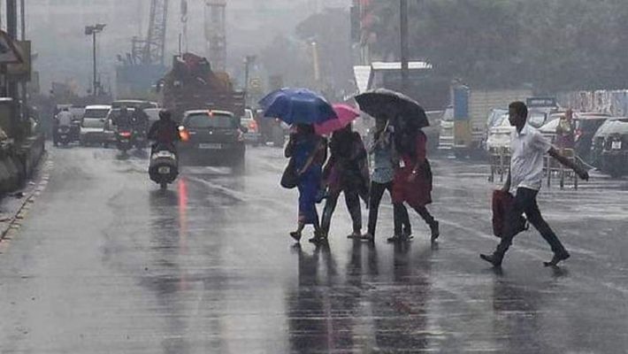 The monsoon that rained on Central Maharashtra including Marathwada fell on Mumbai | Mansoon: मराठवाड्यासह मध्य महाराष्ट्रावर बरसलेला मान्सून मुंबईवर रुसला; पावसाला विलंब