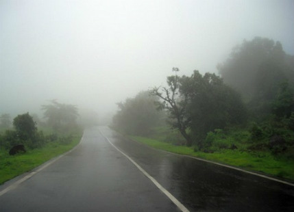 Chance of rain again due to cyclone | निवर चक्रीवादळामुळे पुन्हा पावसाची शक्यता