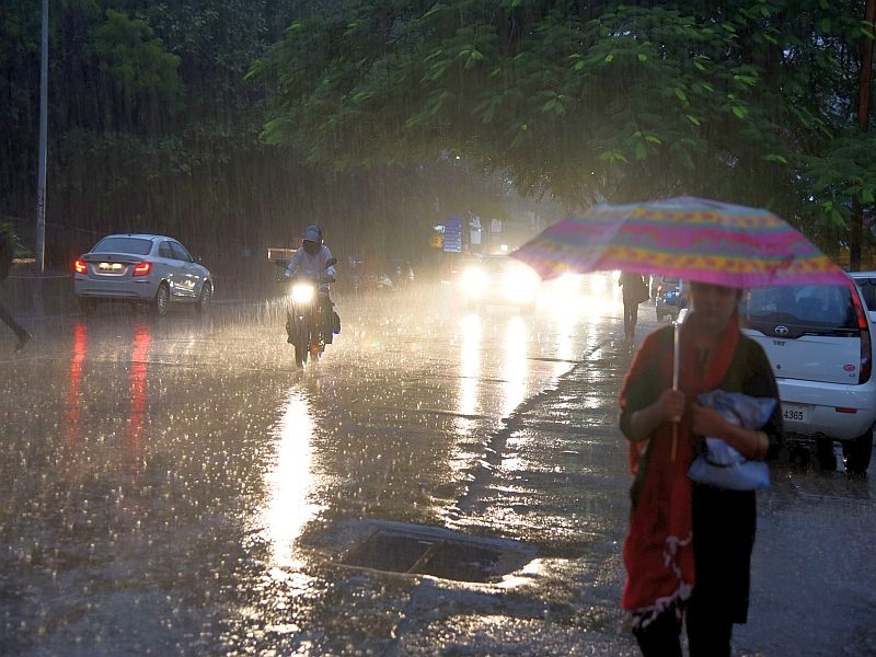Precipitation: 3 mm rain in three hours after dusk | मुसळधार : सायंकाळनंतर तीन तासांत ३४.मि.मी पाऊस