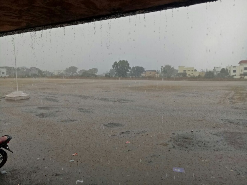 Heavy rain in Malegaon: Cotton, turmeric crop hit | मालेगावात जोरदार अवकाळी पाऊस : कपाशी, तुरीच्या पिकाला फटका