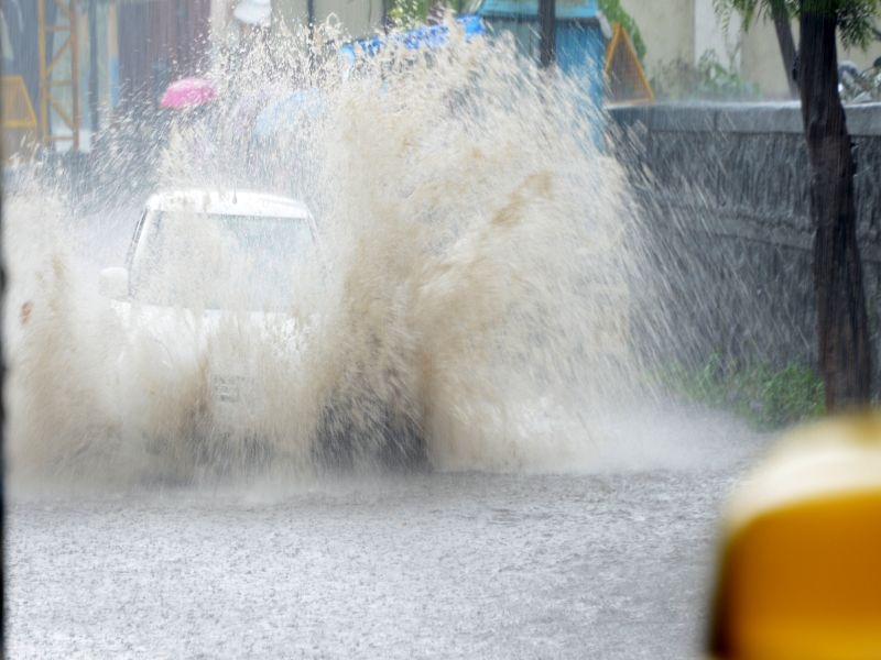  Nashik did not rain in the rainy season ... the municipal corporation went into the water; Water circulated on Diwali's 'buy-sell' | नाशिककरांना पाऊस झाला नको नकोसा...महापालिका गेली पाण्यात; दिवाळीच्या ‘खरेदी-विक्री’वर फिरले पाणी