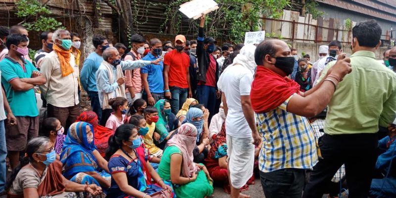 Hang Raj's killer: Angry citizens surround police | राजच्या मारेकऱ्याला फाशी द्या : संतप्त नागरिकांचा पोलिसांना घेराव