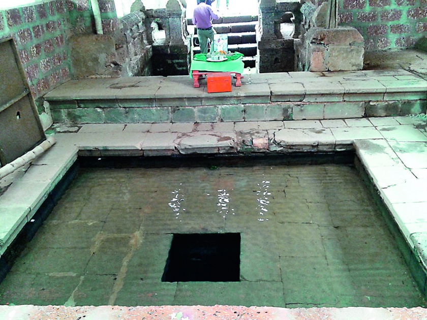 Historical rajapur, during the hot summer also water storage in 14 reservoirs | इतिहासकालीन राजापूर, कडक उन्हाळ्यातही १४ कुंडांमध्ये पाणीसाठा