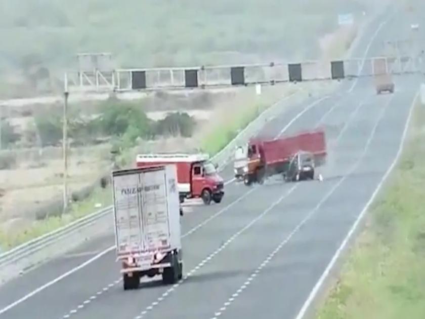Rajasthan Accident 6 people of family killed on the spot due to the truck driver | VIDEO : ट्रक चालकाच्या एका चुकीमुळे एकाच कुटुंबातील सहा जणांचा जागीच मृत्यू