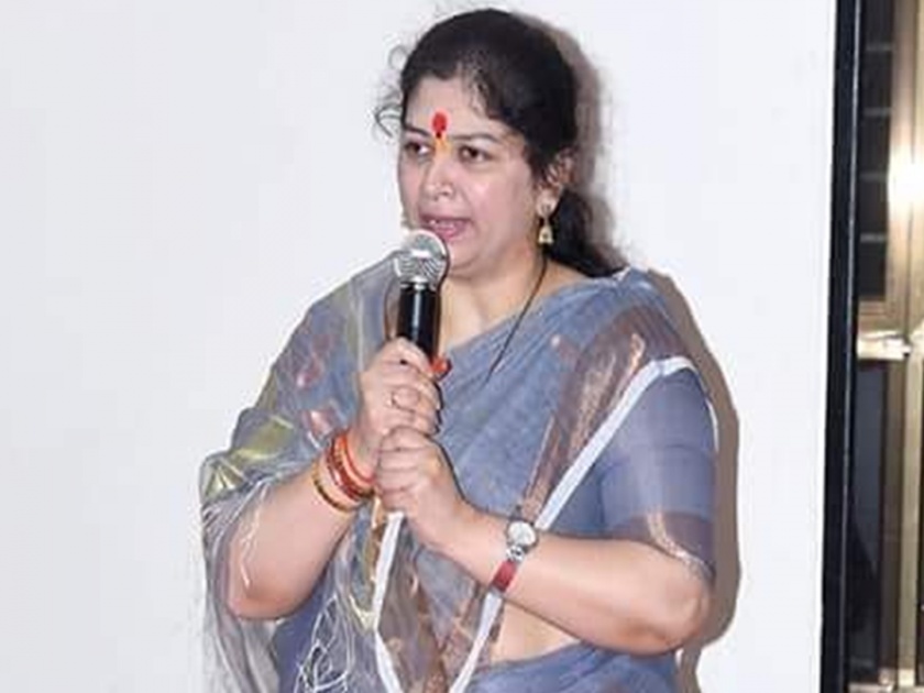 Dhananjay Munde Wife Active Parli constituency | धनुभाऊसाठी मिसेस मुंडे प्रचाराच्या रिंगणात