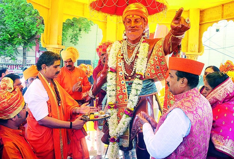 Shivaji Maharaj's coronation was held in Nagpur | नागपुरात दिमाखदार सोहळ्यात झाला शिवाजी महाराजांचा राज्याभिषेक
