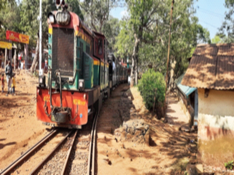 Mini train increases revenue of Central Railway | मिनी ट्रेनमुळे मध्य रेल्वेच्या महसुलात वाढ