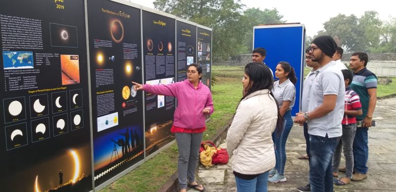 Solar eclipse : Astronomy lover's disappointment over rainy weather in Nagpur | कंकणाकृती सूर्यग्रहण : नागपुरात  पावसाळी वातावरणामुळे खगोलप्रेमींची निराशा 