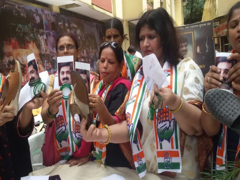 NCP's women worker condemn on ram kadam | राष्ट्रवादीच्या रणरागिणी राम कदमांना भिडल्या; दाखवला इंगा
