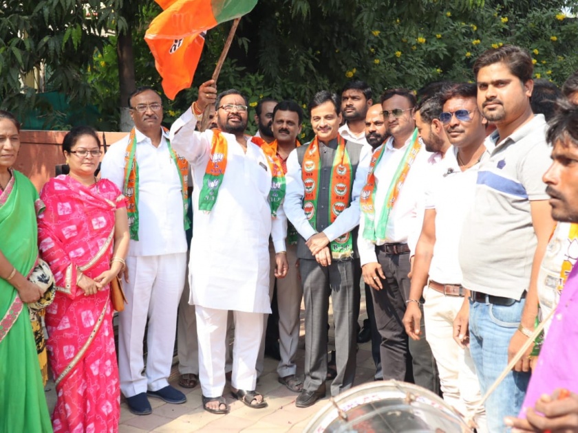 BJP cheers in Akola | अकोल्यात भाजपचा जल्लोष
