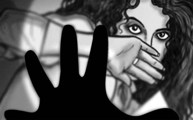 Accused sentenced to life imprisonment for raping tribal woman | Rape : आदिवासी महिलेवर बलात्कार केल्याप्रकरणी आरोपीस जन्मठेपेची शिक्षा