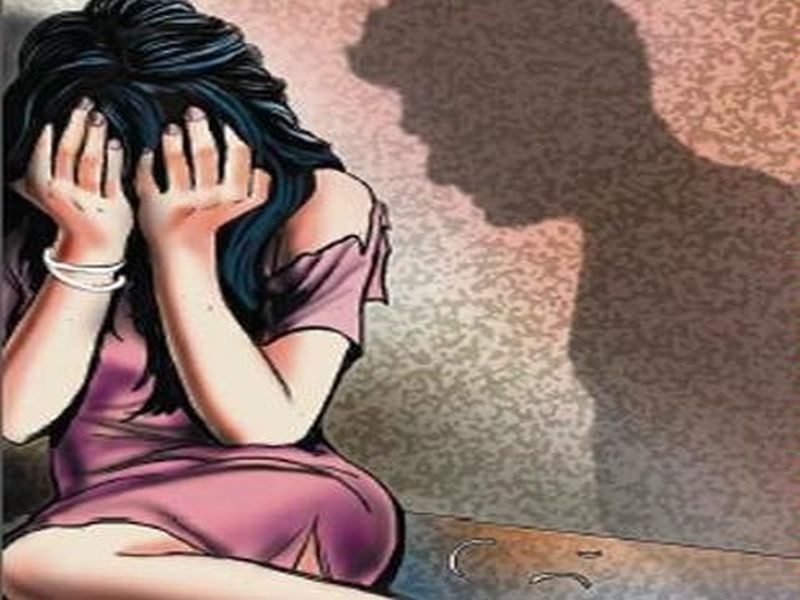fatehpur woman alleged rape after kidnapping thrown at hospital gate in serious condition | क्रूरतेचा कळस! तरुणीचं अपहरण करून बलात्कार केला, गंभीर अवस्थेत रुग्णालयाबाहेर फेकून दिलं