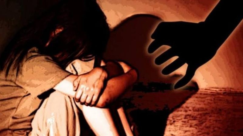 Minor girl raped in Nagpur | नागपुरात  अल्पवयीन मुलीवर बलात्कार