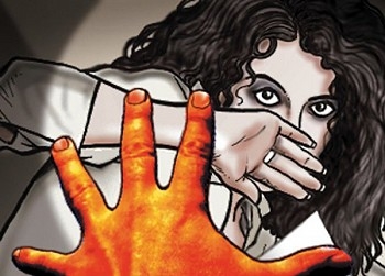 Shocking ! father's rape on daughter due to love marriage | धक्कादायक! प्रेम विवाह केल्याचे न आवडल्याने पित्याचा मुलीवर अत्याचार  