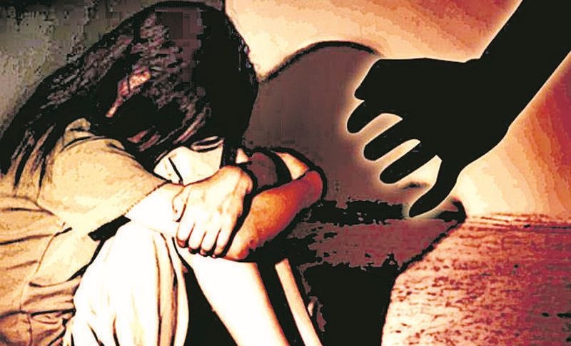 Rape onminor girl; stepfather arested | अल्पवयीन मुलीवर अत्याचार; सावत्र वडिल गजाआड