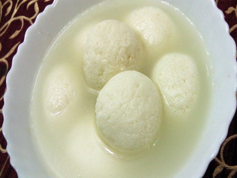 #BappachaNaivedya: It is very easy to make special Bengal's sweet Rasgulla | #BappachaNaivedya :बंगालच्या गोडव्याचा 'रसगुल्ला' बनवणे अगदीच सोपे !