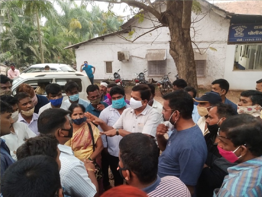 Death of ST employee in Rajapur demand to file a case of homicide against depot chief | राजापुरात एसटी कर्मचाऱ्याचा मृत्यू, आगार प्रमुखांवर मनुष्यवधाचा गुन्हा दाखल करण्याची मागणी