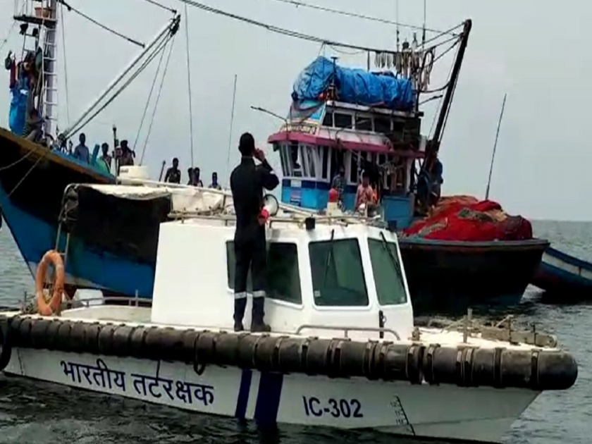 Ratnagiri Chance of cyclone warning to return boats | रत्नागिरी : चक्रीवादळाची शक्यता, नौकांना परतण्याचा इशारा