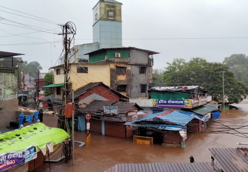 maharashtra ratnagiri heavy rain water logging market under water traffic stopped | Heavy Rain : रत्नागिरी जिल्ह्यात अस्मानी संकट, अनेक ठिकाणी पूर