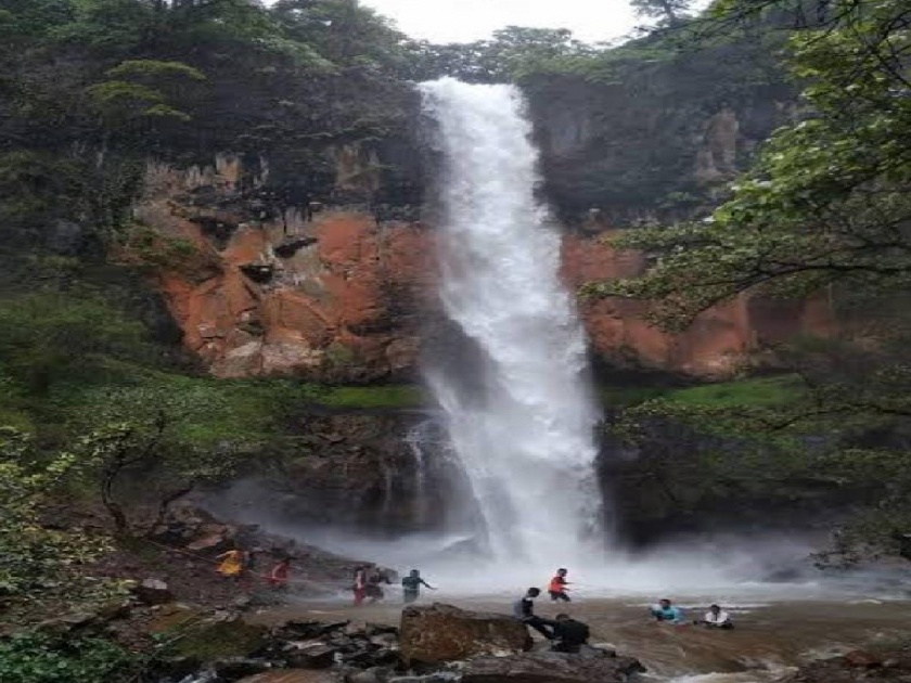 Rautwadi waterfall in Radhanagari is open for tourism in kolhapur | Kolhapur: पर्यटकांसाठी खुशखबर; राधानगरीतील राऊतवाडी धबधबा पर्यटनासाठी खुला