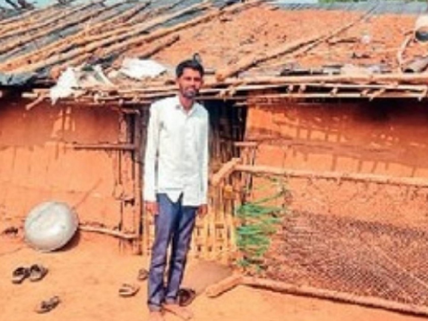 lok sabha election 2024 A Lok Sabha candidate living in this hut People took out subscriptions and paid deposits | या झोपडीत राहतो लोकसभेचा उमेदवार, रावेरमधून लढणार; लोकांनी वर्गणी काढून भरले डिपॉझिट