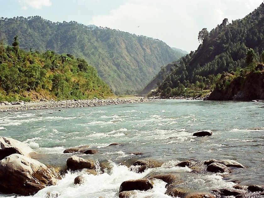 india starts construction of dam on ravi river in Punjab | पाकचे पाणी रोखणार; पंजाबमधील 'या' नदीवर भारताकडून धरण बांधण्यास सुरुवात