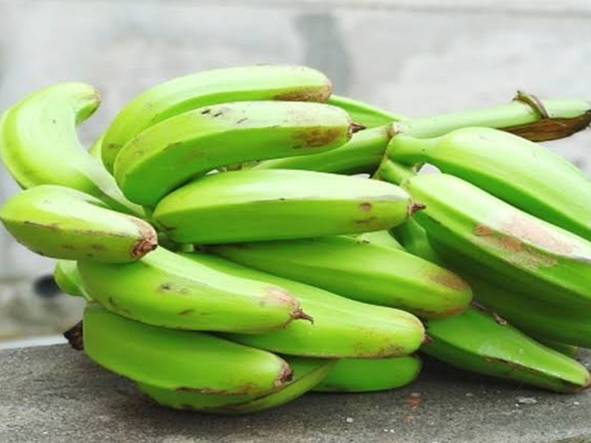 Raw banana or kcchya kelache benefits for health | पोटाच्या वेगवेगळ्या समस्या दूर करते कच्च्या केळाची भाजी, फायदे वाचून व्हाल अवाक्