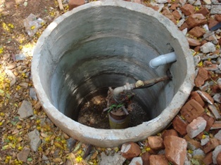 Groundwater recharge by 'recharge shapt' in Akola | अकोल्यात ‘रिचार्ज शाप्ट’द्वारे भूजल पुनर्भरण