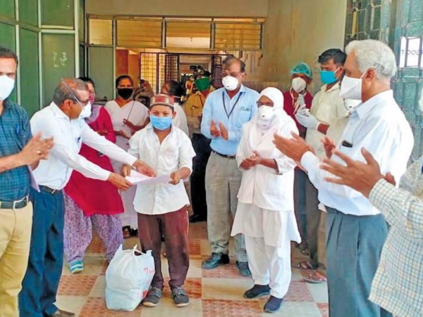 More than three lakh patients in the state are free of covid | राज्यात तीन लाखांहून अधिक रुग्ण कोविडमुक्त