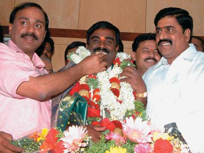 Karnatak Election 2018 Will Reddy brothers become power traders again? | Karnatak Election 2018 रेड्डी बंधू पुन्हा सत्तेचे सौदागर ठरणार?