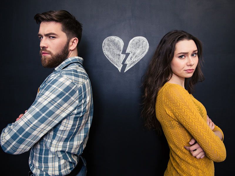 7 Reasons Why Your Relationships Might Be Falling Apart | तुम्हाला या सवयी असतील तर तुमचं रिलेशनशिप आहे धोक्यात