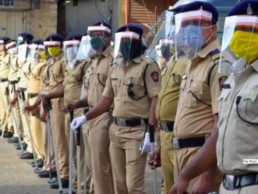 BJP MLA Akash Phundkar becomes aggressive says Remove police officers from Khamgaon in Ganesh Mahotsav | खामगावातून पोलीस अधिकाऱ्यांना हटवा; भाजपा आमदार आकाश फुंडकर आक्रमक