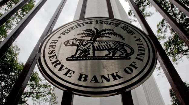 Don't fall to promises of quick and hassle-free loans; Appeal of Reserve Bank of India | त्वरित व त्रासमुक्त कर्ज मिळण्याच्या आश्वासनांना बळी पडू नका; भारतीय रिझर्व्ह बँकेचे आवाहन