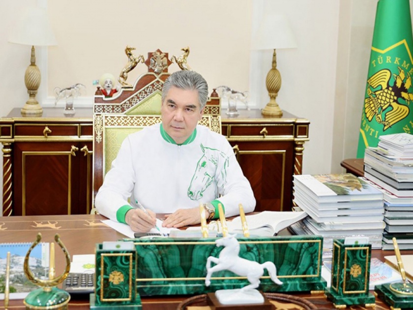 Lockdown Game : Count the horses in this photo of Turkmenistan president api | घरबसल्या थोडासा विरंगुळा 'भाऊ'; या राष्ट्रपतींच्या फोटोत किती घोडे आहेत सांगा पाहू!