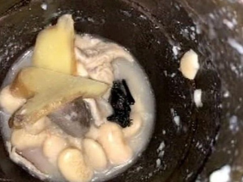 Dead bat in pork soup family get tested themselves for coronavirus in Wuhan | बोंबला! सूपमध्ये त्यांना असं काही दिसलं की परिवारातील सर्वांना करावी लागली कोरोना टेस्ट!