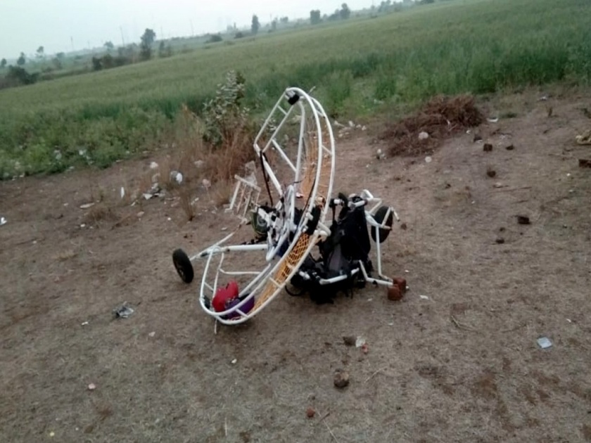 Accident in Hanuwantia water festival two died while paragliding Goa khandwa | पॅराग्लायडरचा दोर तुटला आणि वेळीच पॅराशूटही उघडला नाही, जमिनीवर पडून दोघांचा मृत्यू....