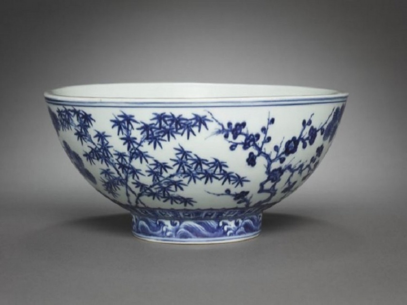 Bowl bought for just Rs 2500 in us turns out to be worth up to above 3 crore | ५०० वर्ष जुन्या दुर्मीळ वस्तूचा लिलाव, २५०० चा कटोरा ३ कोटींमध्ये विकला जाणार!