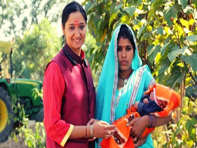 Women's Day 2021 : Bhakti Sharma sarpanch story of barkhedi abdulla left job in America, gives 2 month salary to mother of girl child | Women's Day 2021: अमेरिकेतील नोकरी सोडून झाली गावची सरपंच, काही वर्षातच केला कायापालट....