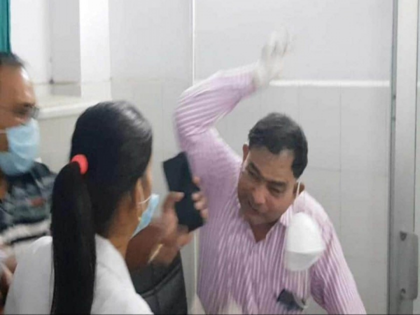 Rampur district hospital doctor BM Nagar mysterious death | धक्कादायक! ज्या डॉक्टरने नर्सला मारलं होतं, त्या डॉक्टरचा मृतदेह संशयास्पद स्थितीत घरात आढळला...