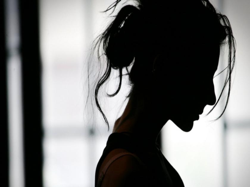 Britain : Woman was forced to sleep with 20 men a day boyfriend put her into prostitution | धक्कादायक! प्रेमाच्या जाळ्यात अडकवून विकून गेला प्रियकर, दररोज २० लोक करत होते बलात्कार