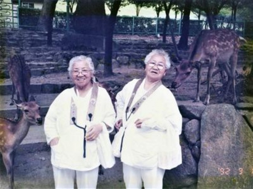 Guinness book of world record awards twins sisters of Japan who are 107 years 300 days old | या जुळ्या बहिणींनी केलेला विश्वविक्रम पाहुन तुम्ही व्हाल अवाक्! जागतिक महायुगद्धाच्या होत्या साक्षीदार