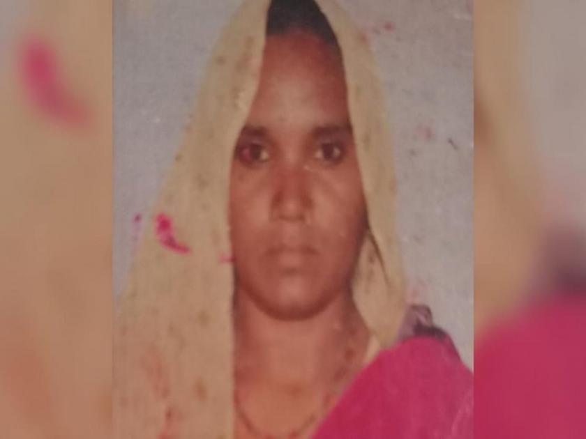 UP Crime : Cousin father in law shot dead woman after protesting molestation in Amroha | दीड वर्षाआधी केला होता छेडछाडीचा विरोध, चुलत सासऱ्याने गोळी झाडून घेतला सूनेचा जीव