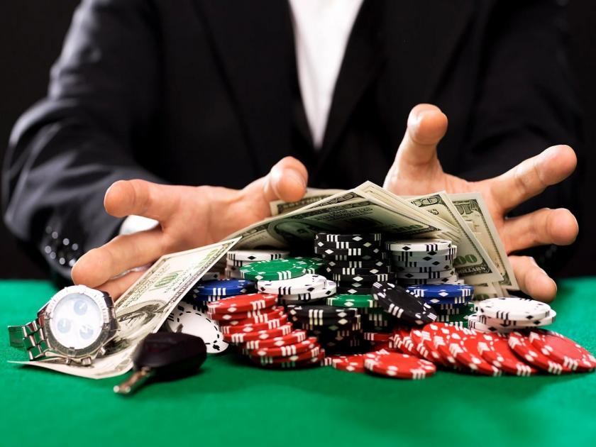 Business tycoon lost 40 crore rupees in gambling sues casino for not stopping him | जुगारात ४० कोटी हरल्यानंतर उद्योगपतीने कसीनोवर ठोकली केस, म्हणाला - मला जुगार का खेळू दिला?