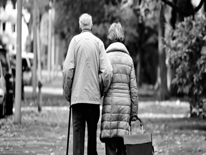Australia : 80 years old man frees 84 years old girlfriend, Know the truth | अरे बापरे! ८० वर्षीय आजोबा ८४ वर्षीय महिलेला घेऊन झाले फरार, सत्य समोर येताच हैराण झाले लोक
