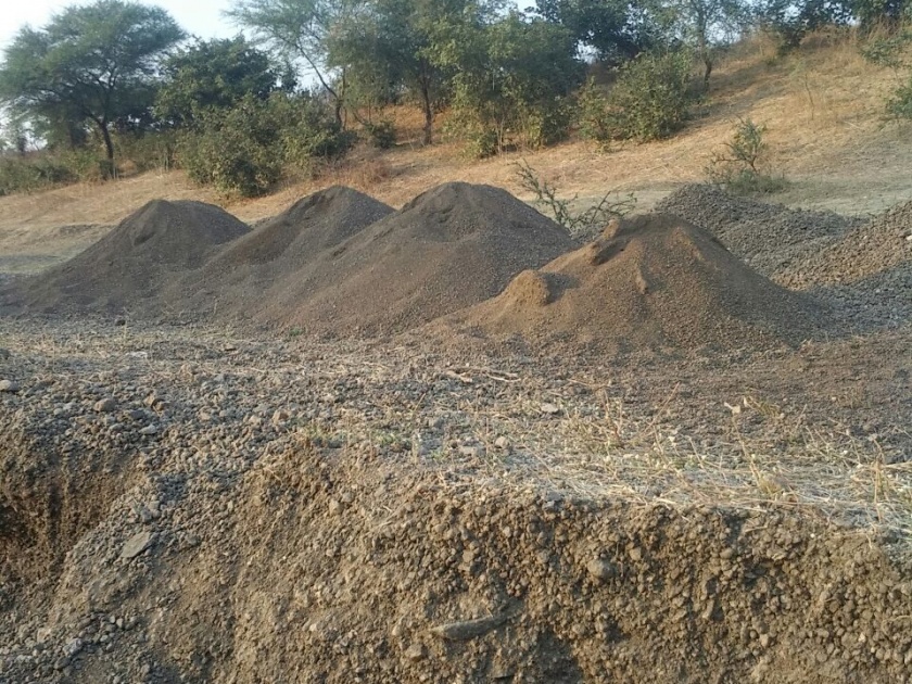  Saras sand smuggling from Anjana and Purna rivers | अंजना व पूर्णा नदीतून सर्रास वाळू तस्करी