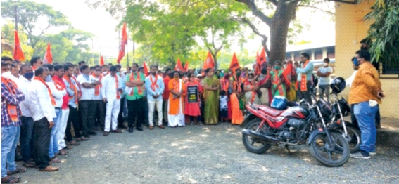 Raigad district was rocked by various agitations | रायगड जिल्हा विविध आंदोलनांनी दणाणला