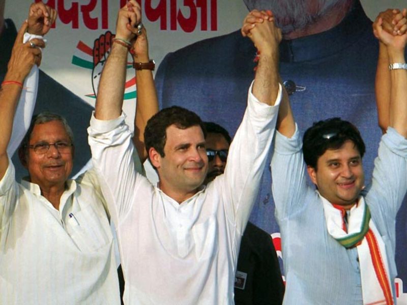After winning, Rahul Gandhi's get new tension, difficult mission to choose Chief minister | विजयानंतर राहुल गांधींना नवं टेन्शन, मुख्यमंत्री निवडीचं अवघड मिशन 